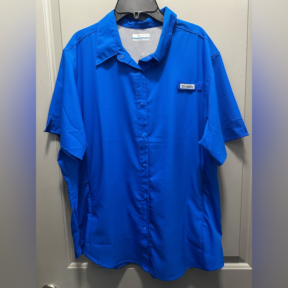 Columbia Women’s Blue Short-Sleeve Button-Down Shirt